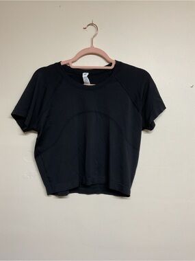 lululemon athletica Black Short-Sleeve Cropped Tee